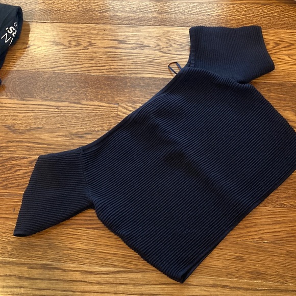 Kendall & Kylie off the shoulder crop top - Picture 2 of 6